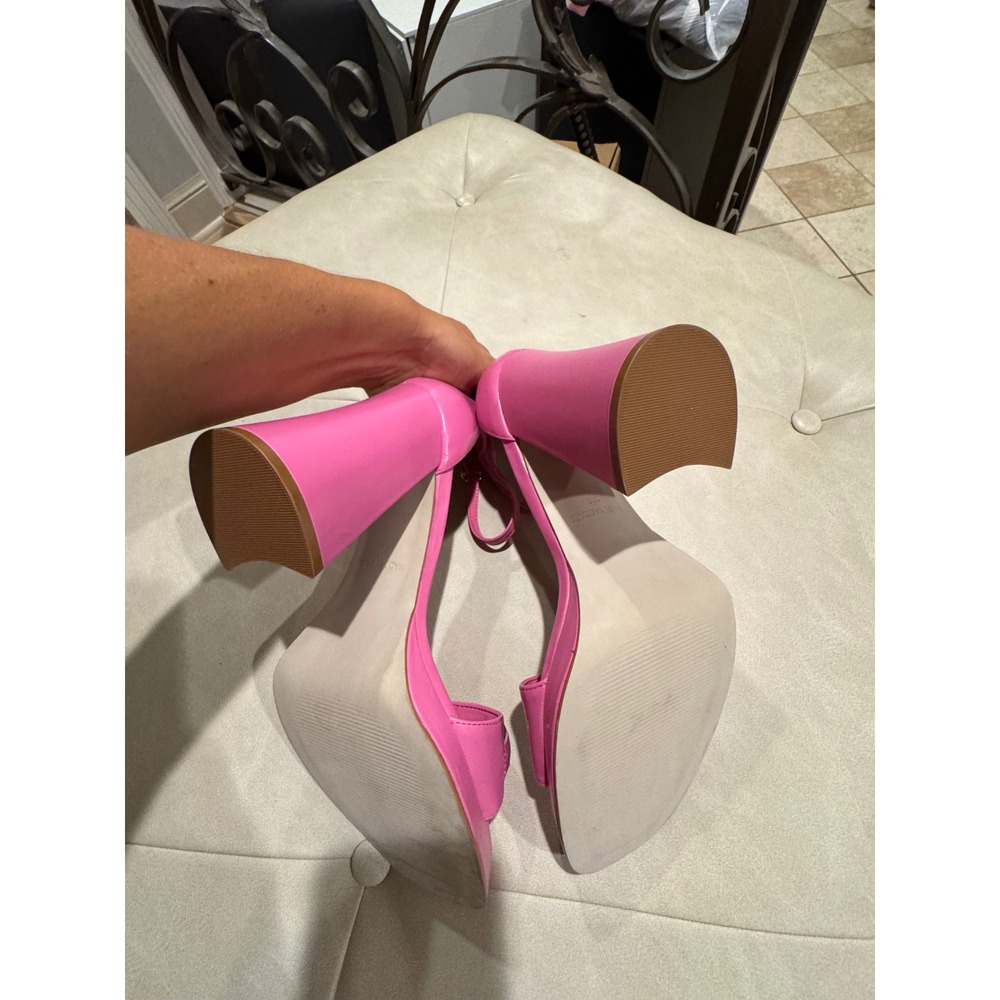 Steve Madden Women Hot Pink Block Heel Sandals Gold Horsebit Square Toe Size 9M - Picture 6 of 7